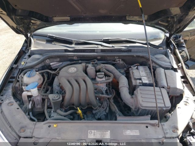 3VW1K7AJ5FM427272 Volkswagen 2015