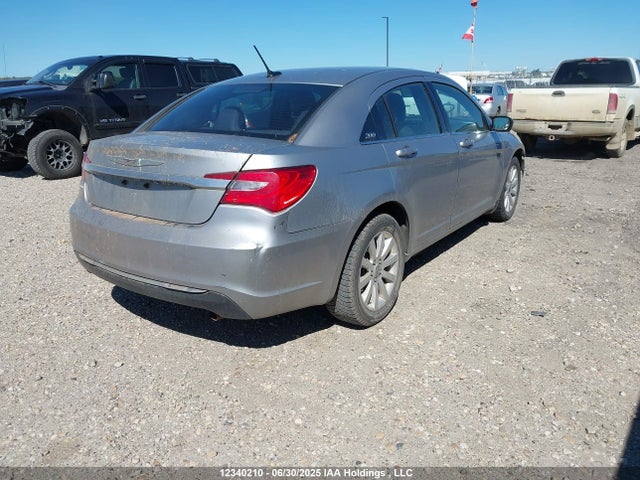 1C3CCBBB1EN100749 Chrysler 2014