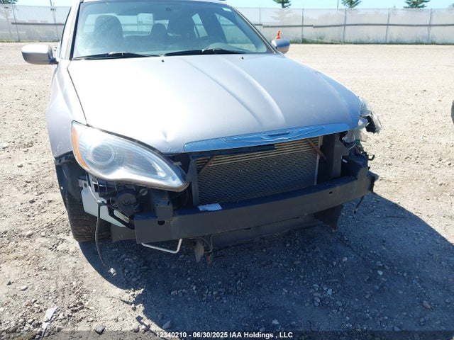 1C3CCBBB1EN100749 Chrysler 2014