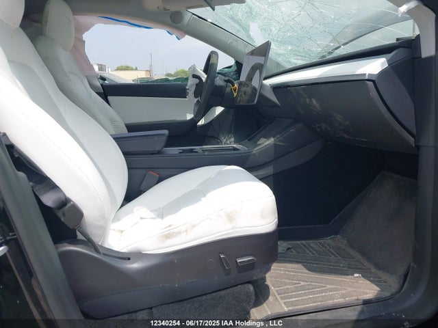 7SAYGAEE4NF472531 Tesla Model Y