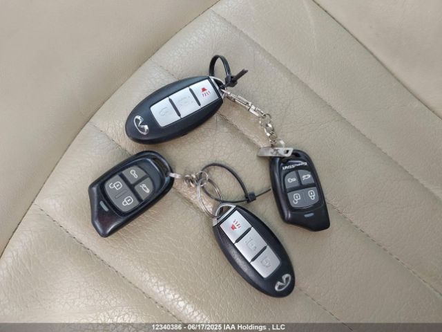 JN1BJ0HR5FM770966 Infiniti 2015