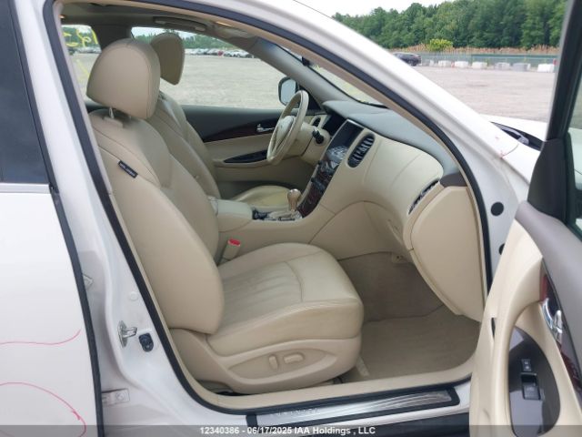 JN1BJ0HR5FM770966 Infiniti 2015