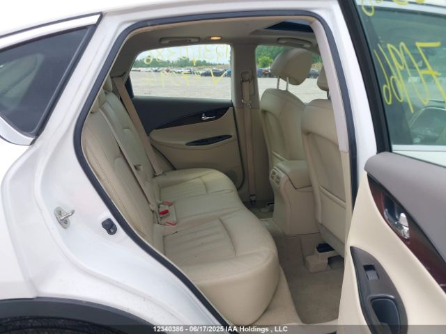 JN1BJ0HR5FM770966 Infiniti 2015