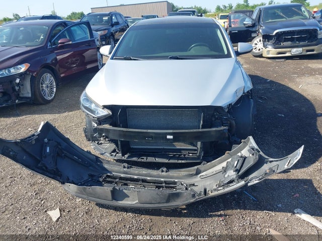 KMHD84LF2HU321281 Hyundai 2017