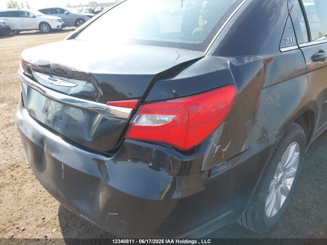1C3CCBBB9EN100725 Chrysler 2014