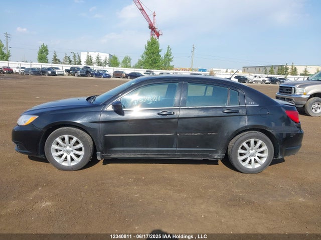 1C3CCBBB9EN100725 Chrysler 2014