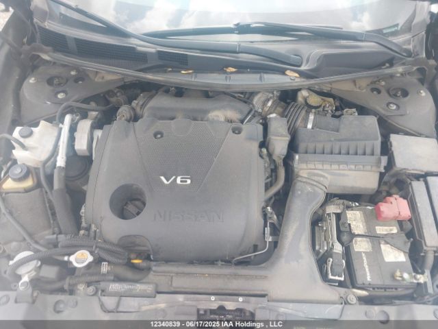 1N4AA6AP0GC415527 Nissan 2016