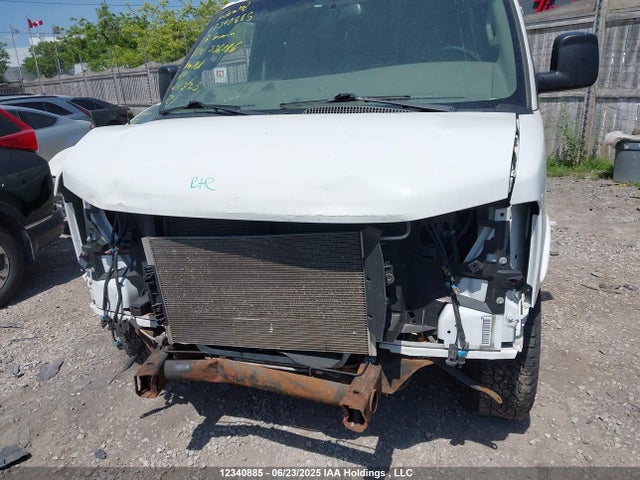 GMC lv1 - spark ignited direct injection, variable valve timing, e85 max, iron 2018 1GTW7AFPXJ1336086 Image 12