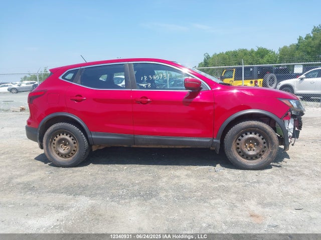 JN1BJ1CP1JW181745 Nissan ROGUE SPORT