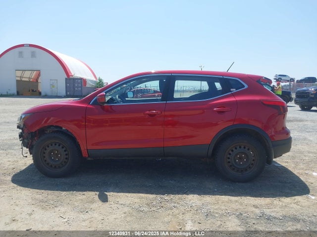 JN1BJ1CP1JW181745 Nissan ROGUE SPORT
