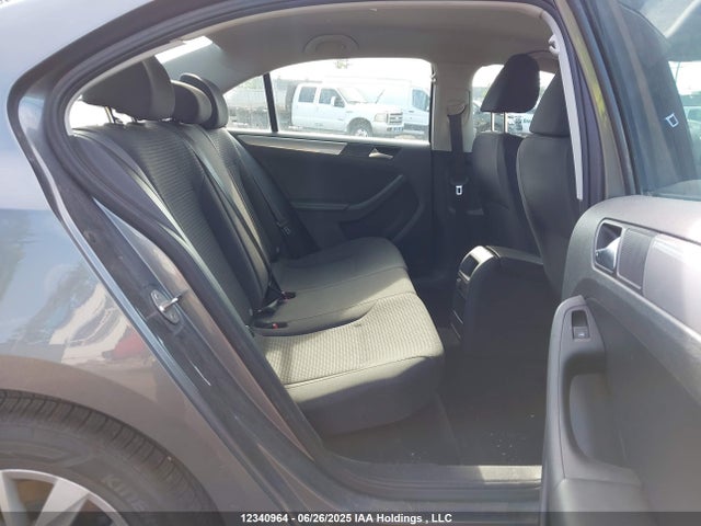 3VW167AJ3GM361388 Volkswagen 2016