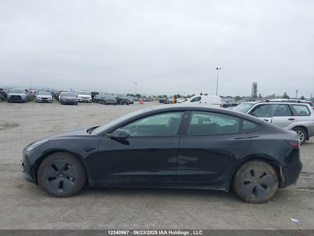 5YJ3E1EA9MF976193 Tesla 2021