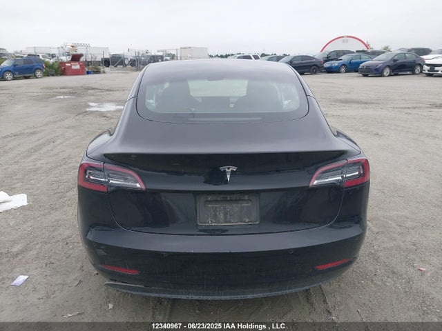 5YJ3E1EA9MF976193 Tesla 2021