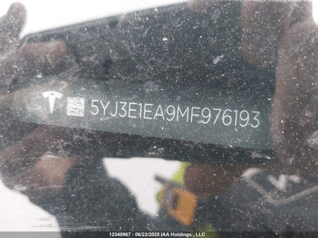 5YJ3E1EA9MF976193 Tesla 2021