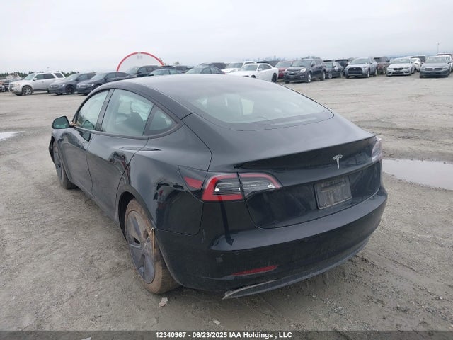 5YJ3E1EA9MF976193 Tesla 2021