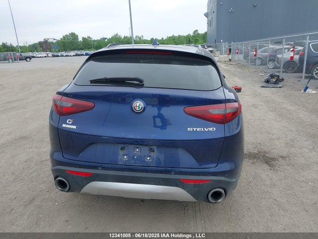 Alfa Romeo 2018 2018 ZASFAKPN1J7B89925 Image 17