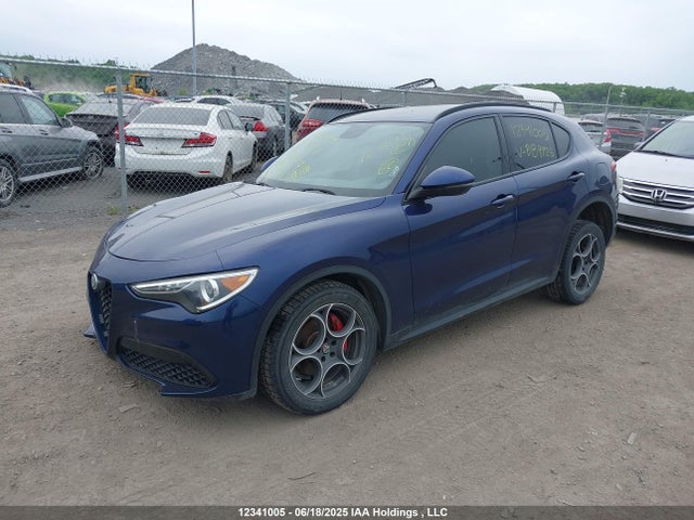 Alfa Romeo 2018 2018 ZASFAKPN1J7B89925 Image 2