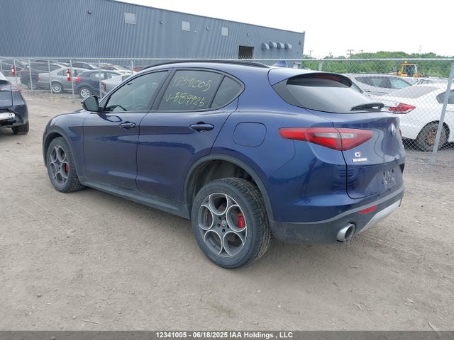 Alfa Romeo 2018 2018 ZASFAKPN1J7B89925 Image 3