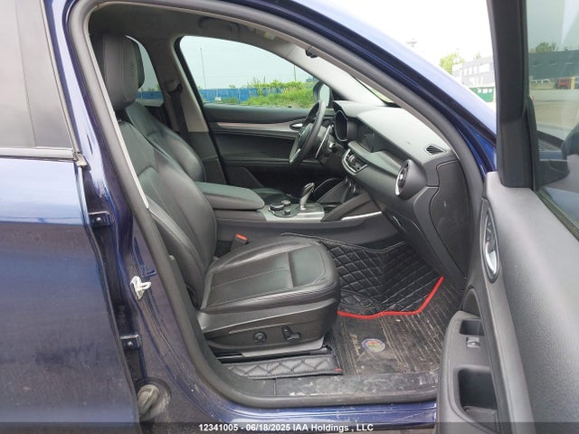 Alfa Romeo 2018 2018 ZASFAKPN1J7B89925 Image 5