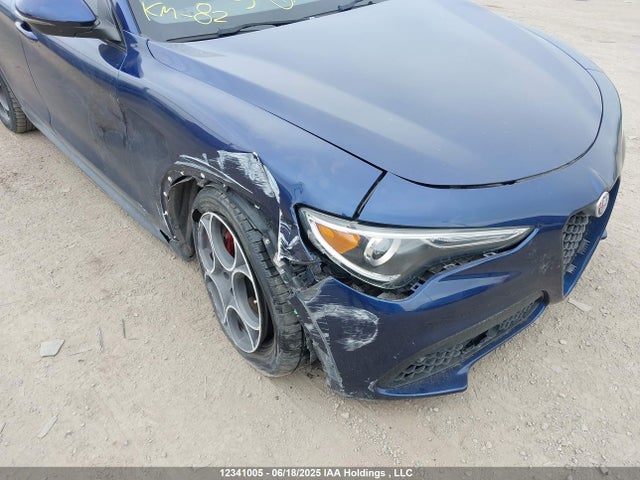 Alfa Romeo 2018 2018 ZASFAKPN1J7B89925 Image 6
