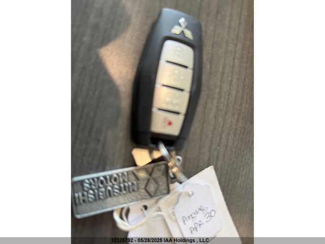 JA4J4UA82PZ602953 Mitsubishi Outlander