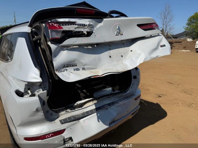 JA4J4UA82PZ602953 Mitsubishi Outlander