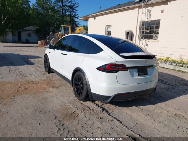 Tesla MODEL X 2022 7SAXCBE61NF339117 Image 3