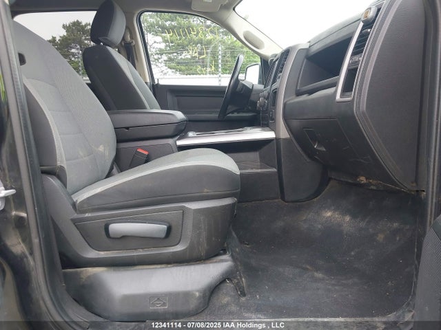 RAM 1500 2022 3C6RR7KT3NG241946 Image 5