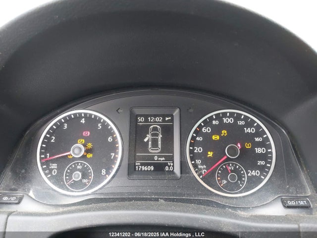 WVGJV7AX6FW519999 Volkswagen 2015
