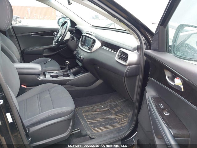 5XYPGDA14HG211135 KIA 2017