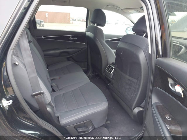 5XYPGDA14HG211135 KIA 2017