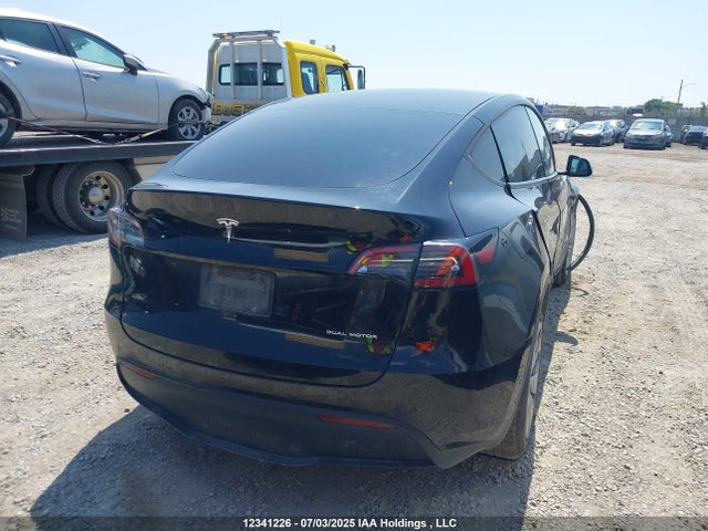 7SAYGAEE7NF469221 Tesla Model Y