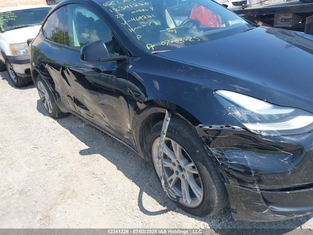 7SAYGAEE7NF469221 Tesla Model Y
