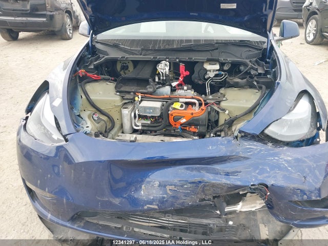 Tesla Model Y 2024 7SAYGDEE8RF084404 Image 10