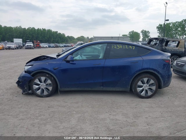 Tesla Model Y 2024 7SAYGDEE8RF084404 Image 15