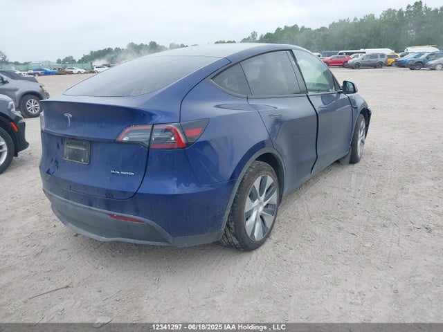 Tesla Model Y 2024 7SAYGDEE8RF084404 Image 4