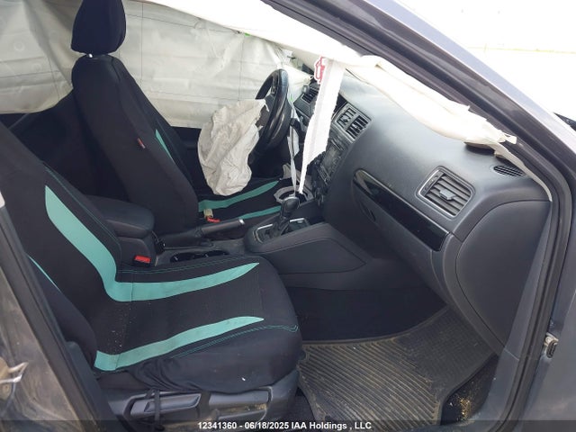 3VWDA7AJXFM261640 Volkswagen 1.8t