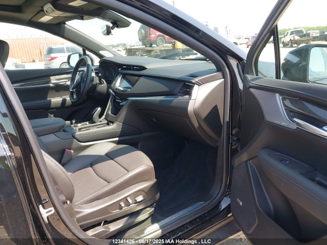 1GYKNGRS8SZ110777 Cadillac lgx