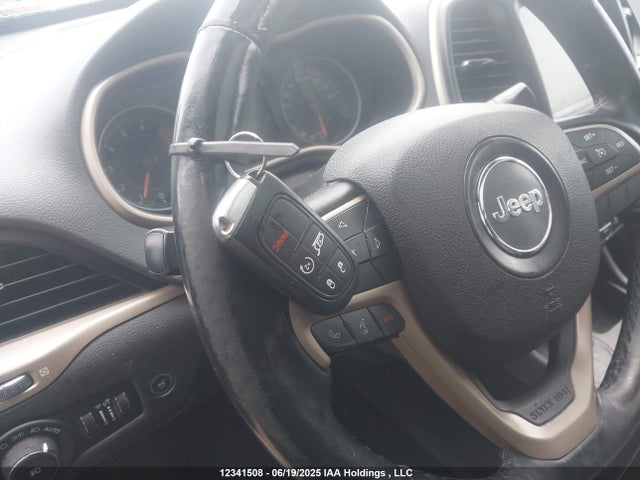 1C4PJMDSXGW377702 Jeep Cherokee