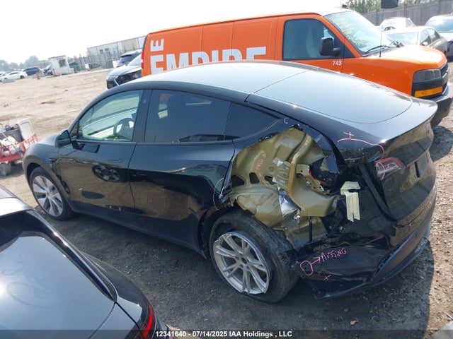 5YJYGDEE2MF116835 Tesla Model Y