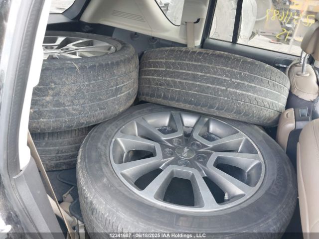 1C4NJDCB4FD135426 Jeep 2015