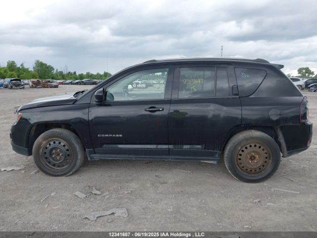 1C4NJDCB4FD135426 Jeep 2015