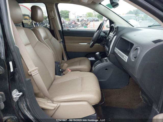 1C4NJDCB4FD135426 Jeep 2015