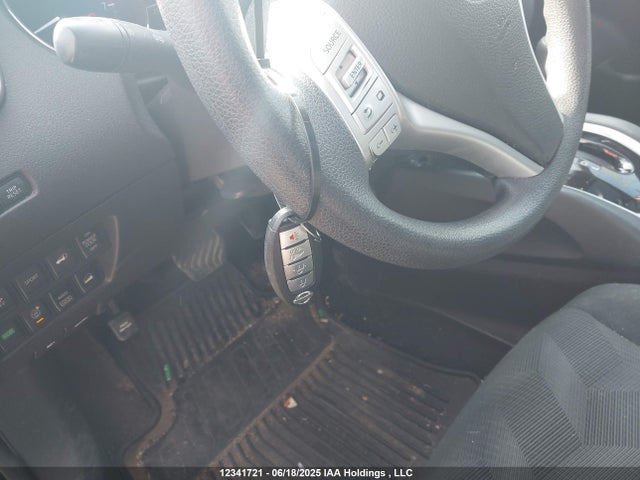 5N1AT2MV0GC768854 Nissan Rogue