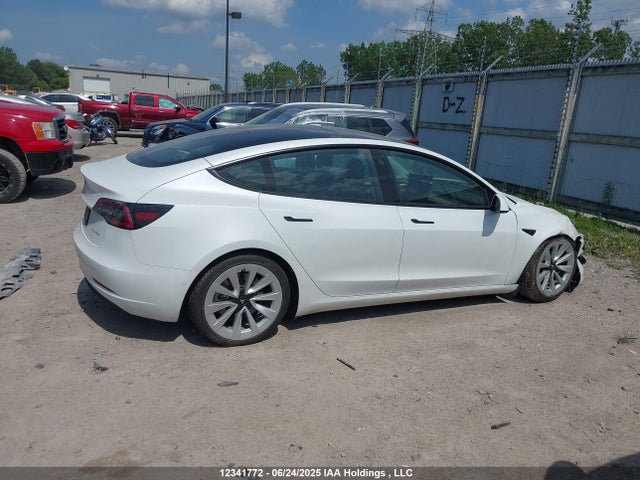 5YJ3E1EBXNF275110 Tesla MODEL 3