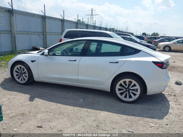 5YJ3E1EBXNF275110 Tesla MODEL 3