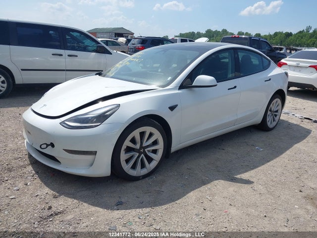 5YJ3E1EBXNF275110 Tesla MODEL 3