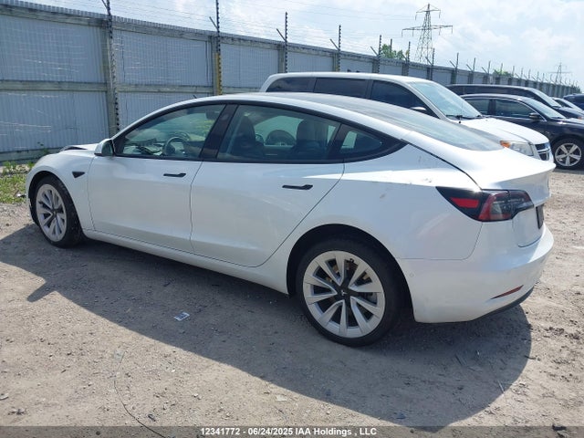 5YJ3E1EBXNF275110 Tesla MODEL 3
