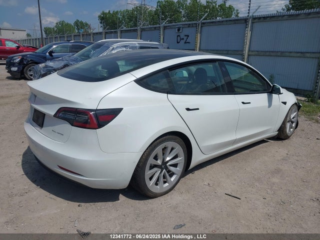 5YJ3E1EBXNF275110 Tesla MODEL 3