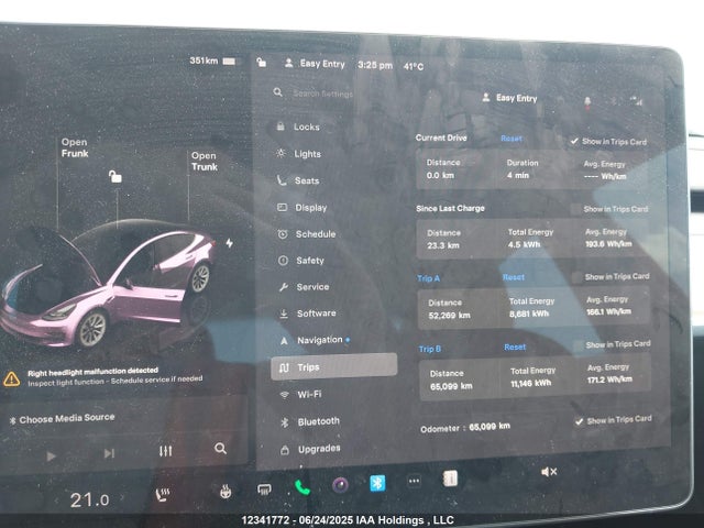 5YJ3E1EBXNF275110 Tesla MODEL 3